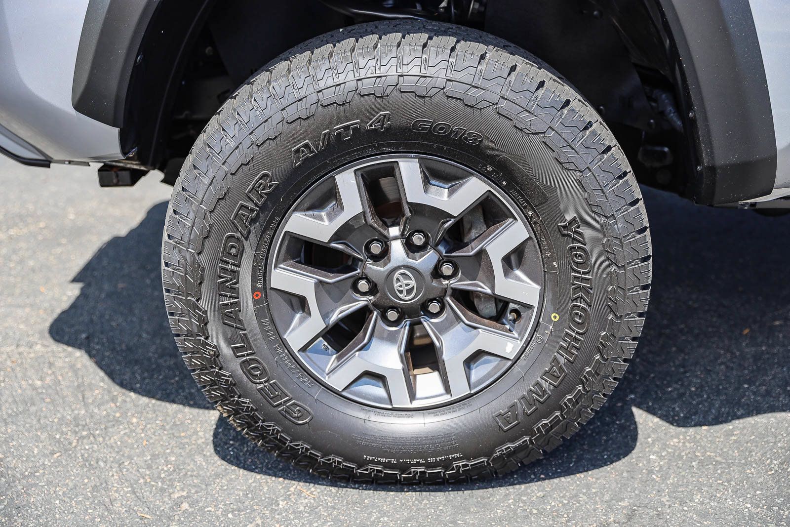 Used 2021 Toyota Tacoma TRD Off-Road w/ Technology Package AWD/4WD image 10