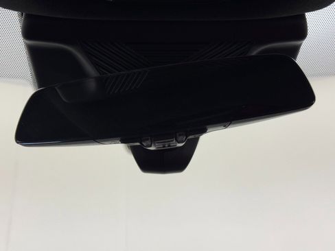 Used 2025 BMW M5 w/ Carbon Package image 35