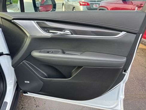Certified 2024 Cadillac XT6 Sport w/ LPO, Floor Liner Package AWD/4WD image 28