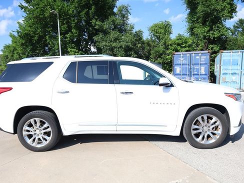Used 2020 Chevrolet Traverse High Country w/ LPO, Floor Liner Package AWD/4WD image 4