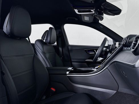 Certified 2026 Mercedes-Benz GLC 300 image 6