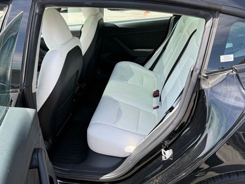 Used 2023 Tesla Model 3 Standard Range RWD image 9
