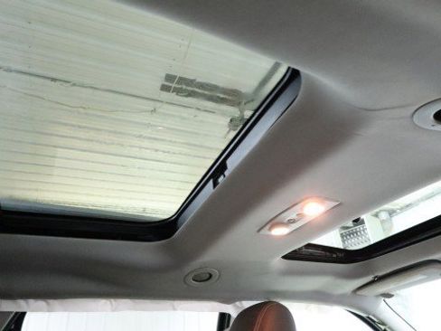 Used 2015 GMC Acadia SLE image 13