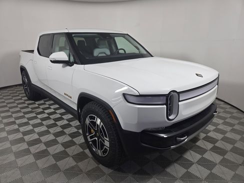 Used 2022 Rivian R1T Adventure image 7
