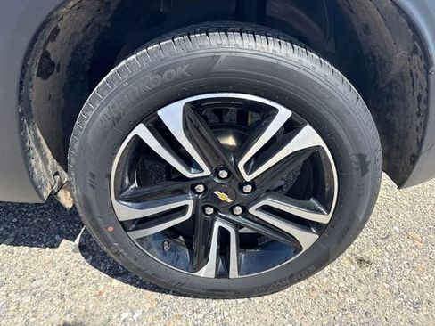 Used 2024 Chevrolet TrailBlazer LT AWD/4WD image 11