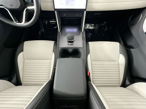 Used 2026 Land Rover Discovery Sport Landmark AWD/4WD image 22