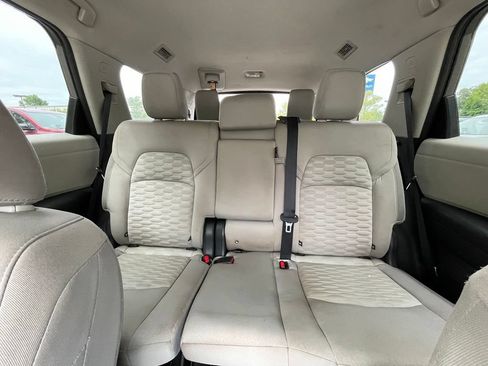 Used 2022 Nissan Pathfinder SV AWD/4WD image 31