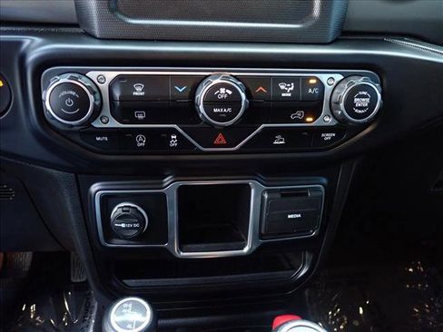 Used 2022 Jeep Wrangler Unlimited Sport image 17