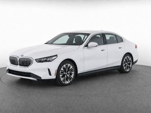 Used 2026 BMW 530i RWD image 7