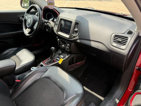 Used 2019 Jeep Compass Trailhawk AWD/4WD image 17