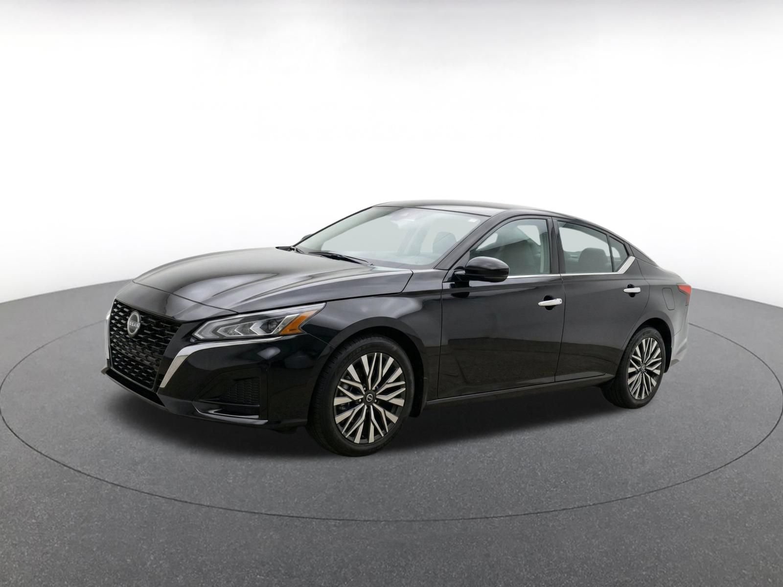 Used 2025 Nissan Altima 2.5 SV FWD image 6