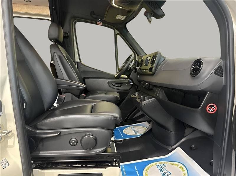 Used 2023 Mercedes-Benz Sprinter 2500 image 13