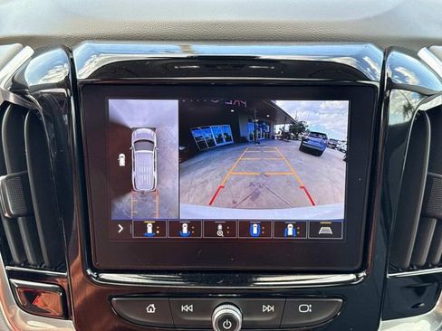 Used 2021 Chevrolet Traverse Premier image 27