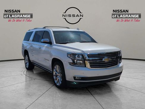 Used 2019 Chevrolet Suburban Premier w/ Premier Plus Edition AWD/4WD image 18