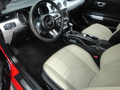 Used 2016 Ford Mustang Premium image 7