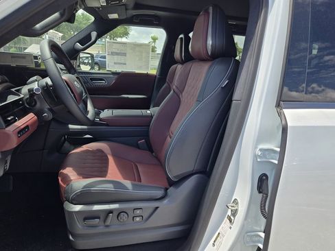 New 2026 INFINITI QX80 Autograph w/ Premium Cargo Package AWD/4WD image 11