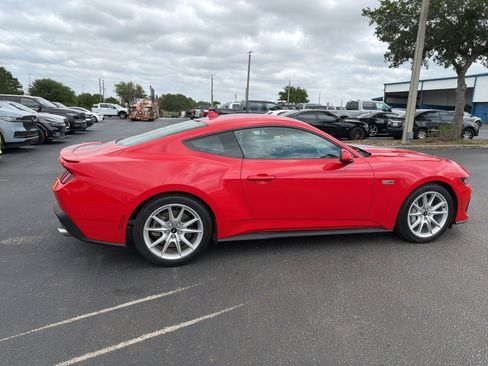 Used 2025 Ford Mustang GT Premium image 3