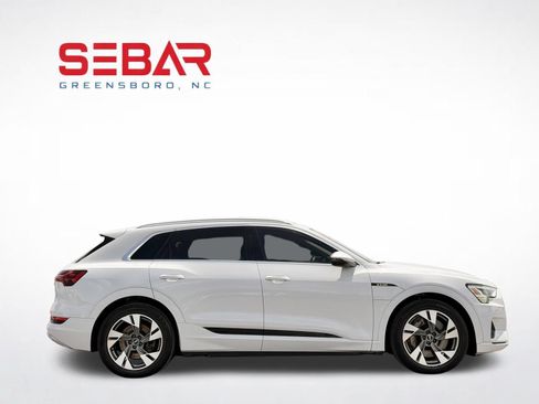 Used 2022 Audi e-tron Premium w/ Towing Package AWD/4WD image 11