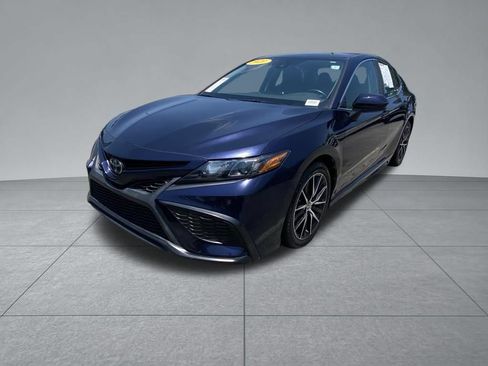 Used 2021 Toyota Camry SE FWD image 2