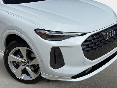 Certified 2025 Audi Q5 Premium Plus w/ Premium Plus image 22