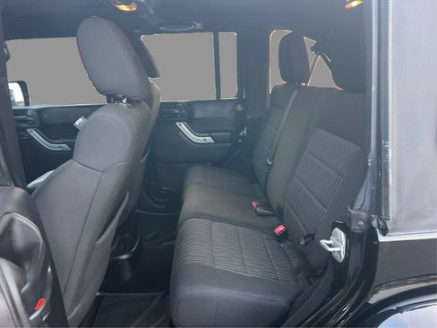 Used 2012 Jeep Wrangler Unlimited Sahara w/ Connectivity Group AWD/4WD image 11
