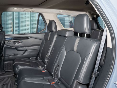 Certified 2023 Honda Pilot Touring image 20