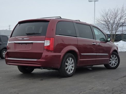 Used 2015 Chrysler Town & Country Touring w/ Driver Convenience Group image 10