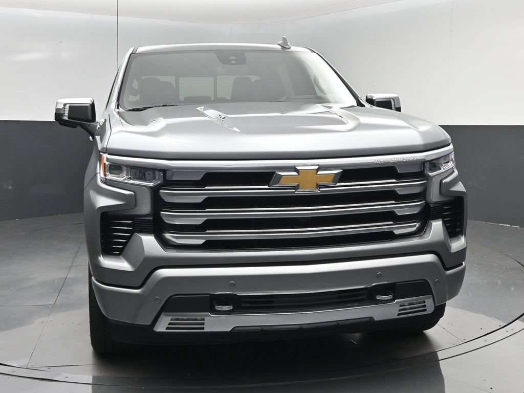Used 2025 Chevrolet Silverado 1500 High Country w/ Technology Package AWD/4WD image 21
