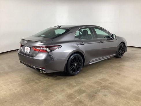 Used 2023 Toyota Camry SE AWD/4WD image 5