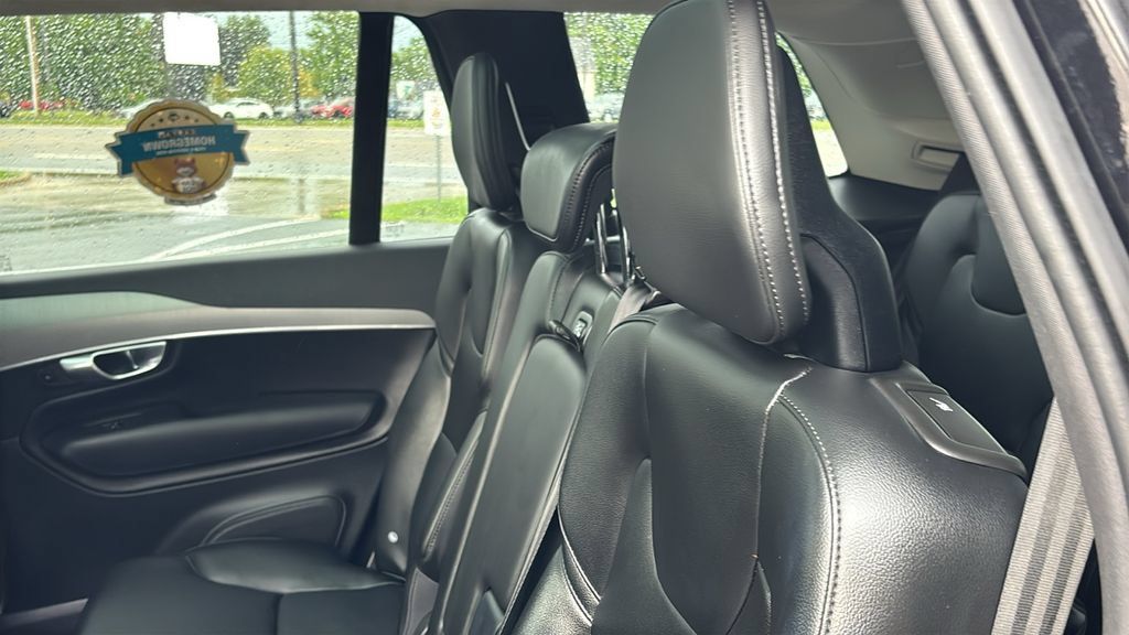 Certified 2024 Volvo XC90 B5 Core w/ Climate Package AWD/4WD image 11