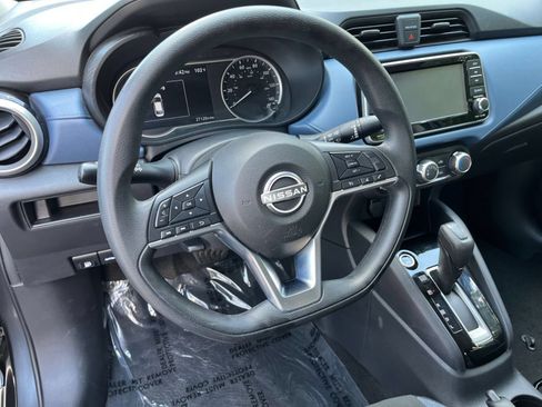 Used 2025 Nissan Versa SV FWD image 21