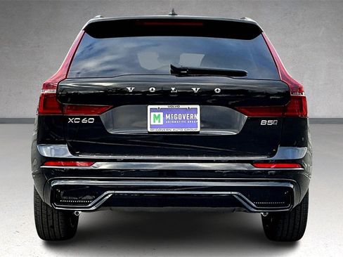 Used 2026 Volvo XC60 B5 Plus w/ Protection Package Premier AWD/4WD image 4