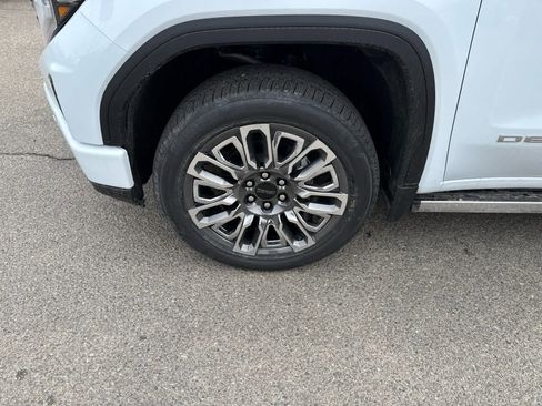 New 2026 GMC Sierra 1500 Denali Ultimate AWD/4WD image 9