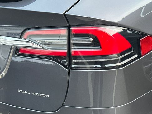 Used 2020 Tesla Model X Long Range image 14