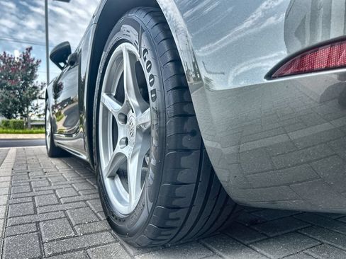 Used 2024 Porsche 718 Boxster RWD image 12