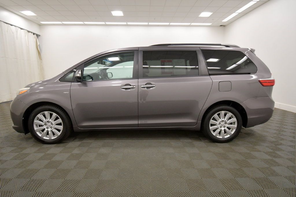 Used 2017 Toyota Sienna Limited Premium w/ Cargo Management Package AWD/4WD image 4