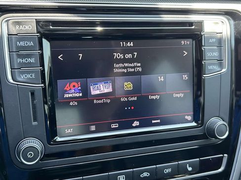Used 2019 Volkswagen Passat 2.0T Wolfsburg w/ Wheels & Sunroof Package FWD image 19
