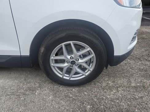 Used 2024 Ford Edge SEL AWD/4WD image 9