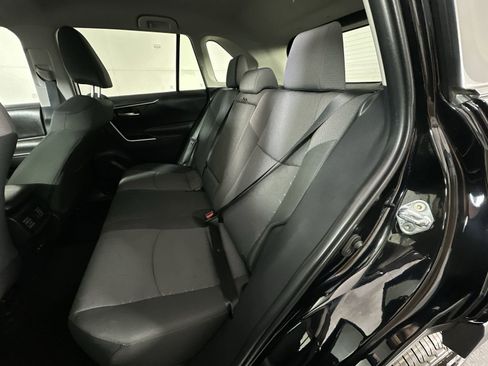 Used 2025 Toyota RAV4 XLE image 22