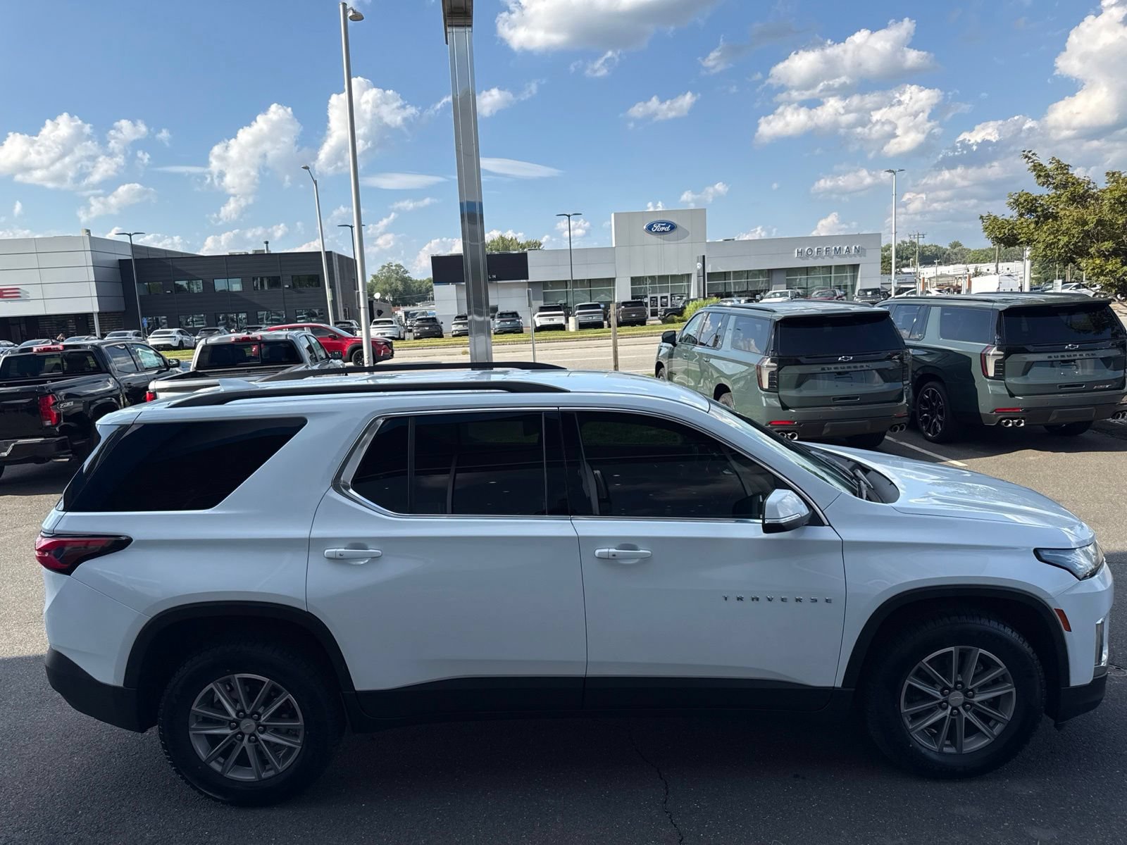 Used 2023 Chevrolet Traverse LT AWD/4WD image 5