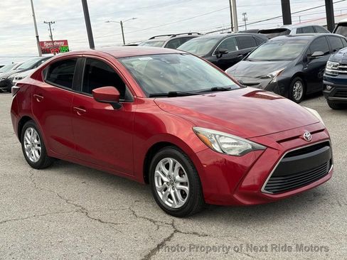 Used 2018 Toyota Yaris iA image 4