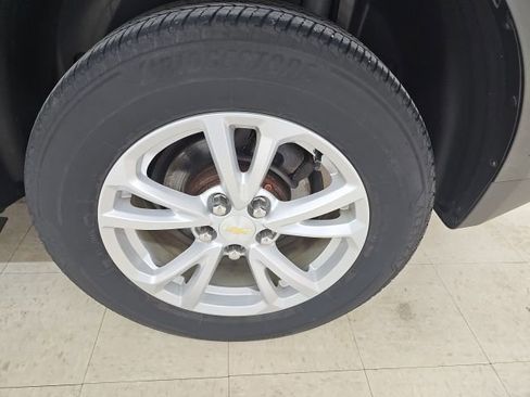 Used 2017 Chevrolet Equinox LT w/ Convenience Package image 21
