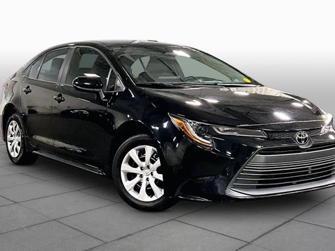 Used 2024 Toyota Corolla LE FWD image 3