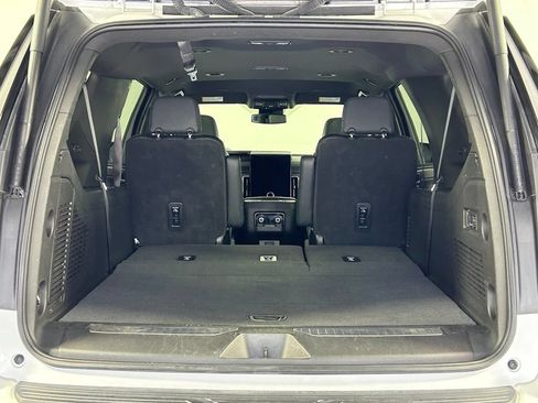 Used 2025 GMC Yukon XL Denali AWD/4WD image 15