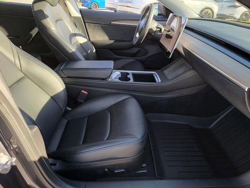 Used 2023 Tesla Model 3 Standard Range image 9