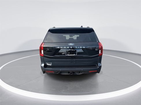 New 2025 Ford Expedition Active image 7