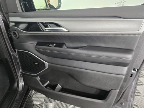 New 2026 Jeep Grand Wagoneer Base image 42