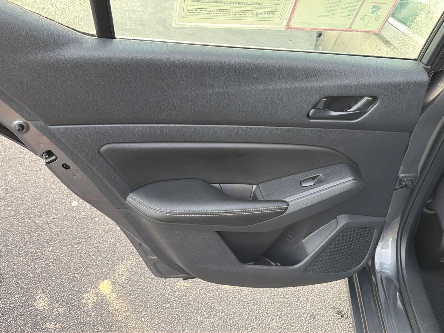 Used 2025 Nissan Altima 2.5 SV FWD image 17