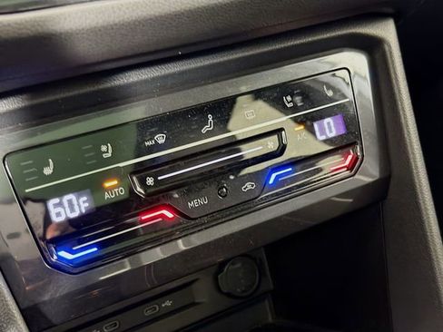 Used 2022 Volkswagen Tiguan SEL R-Line image 17