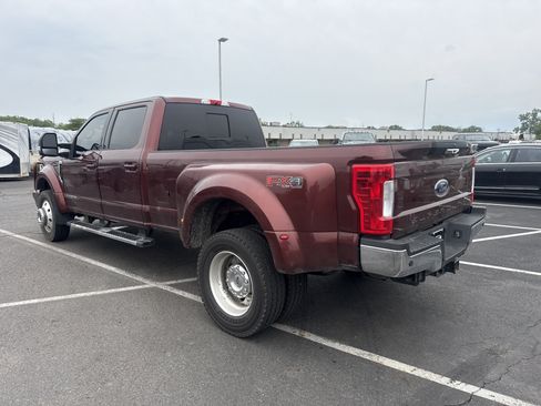 Used 2017 Ford F450 Lariat w/ Lariat Value Package AWD/4WD image 2